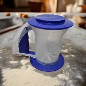 Tupperware Sift N Style Store Flour Sifter 3347 Squeeze Handle Base Lid 3349
